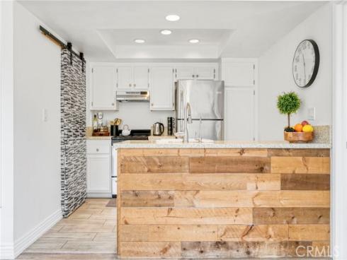 17333 Brookhurst F4 Street, Fountain Valley, CA