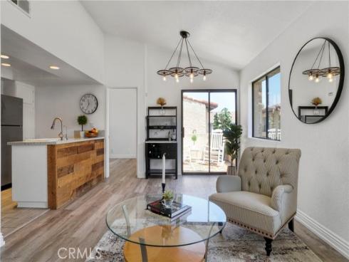 17333 Brookhurst F4 Street, Fountain Valley, CA