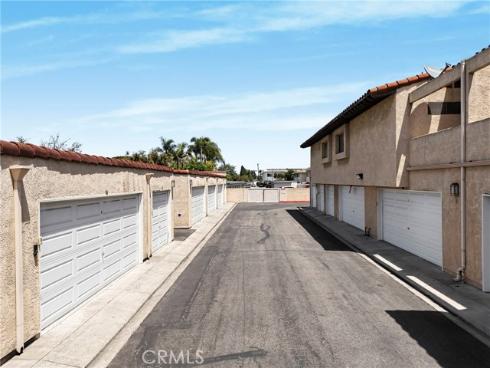 17333 Brookhurst F4 Street, Fountain Valley, CA