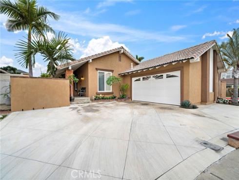 17349  Los Amigos Circle  , Fountain Valley, CA
