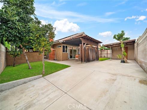 17349  Los Amigos Circle  , Fountain Valley, CA