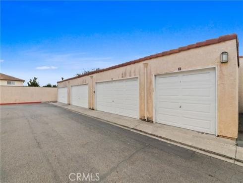 17333  Brookhurst  F2  Street, Fountain Valley, CA