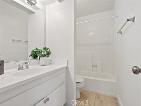 17333  Brookhurst  F2  Street, Fountain Valley, CA