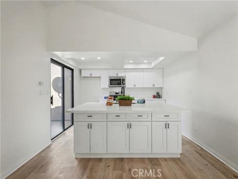 17333  Brookhurst  A8 , Fountain Valley, CA