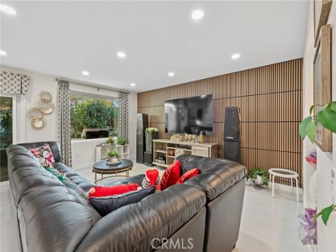 9200  Buttercup Ave  , Fountain Valley, CA