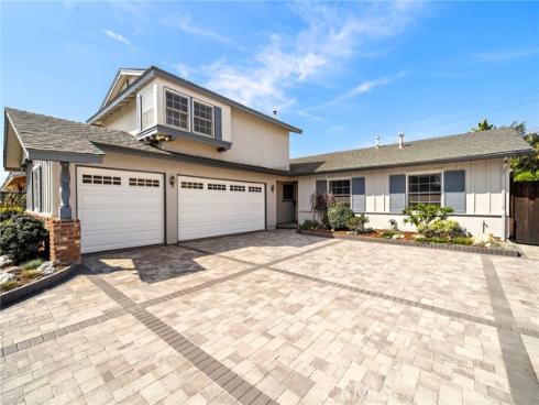 16805 Redwood Street