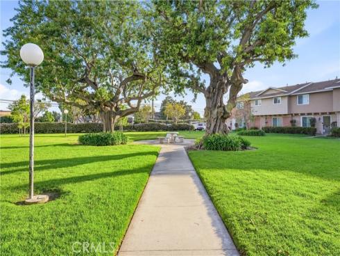 11960  Gloxinia  , Fountain Valley, CA
