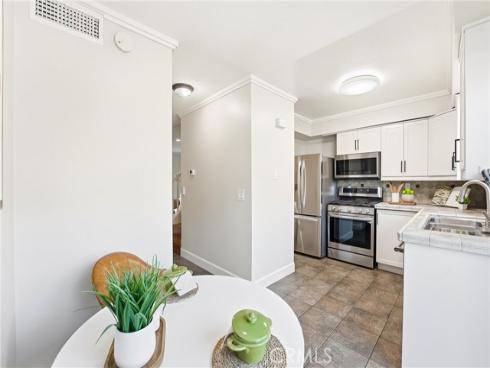 11960  Gloxinia  , Fountain Valley, CA