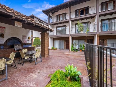17200 Newhope 31