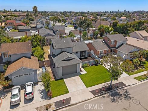 9404 El Blanco Avenue , Fountain Valley, CA