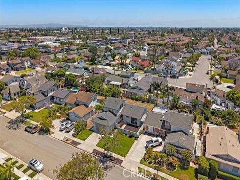 9404 El Blanco Avenue , Fountain Valley, CA