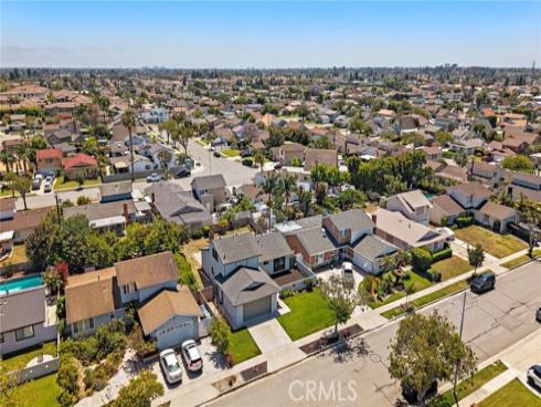 9404 El Blanco Avenue , Fountain Valley, CA