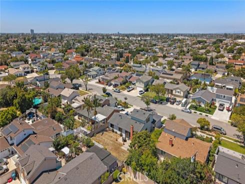 9404 El Blanco Avenue , Fountain Valley, CA