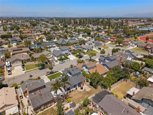 9404 El Blanco Avenue , Fountain Valley, CA