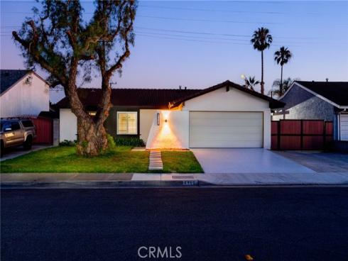 9466 Warbler Avenue