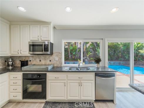 10488 Sioux River , Fountain Valley, CA
