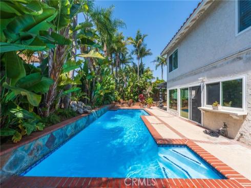 10488 Sioux River , Fountain Valley, CA