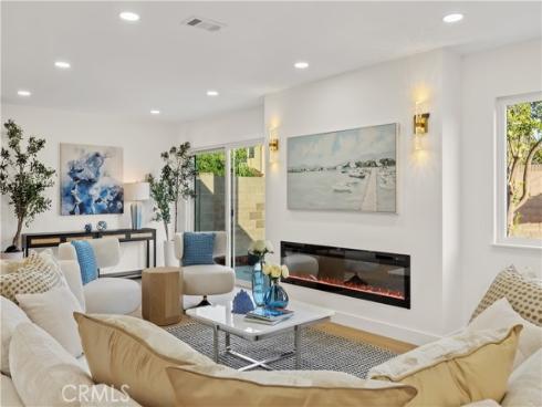 10276 Falcon , Fountain Valley, CA
