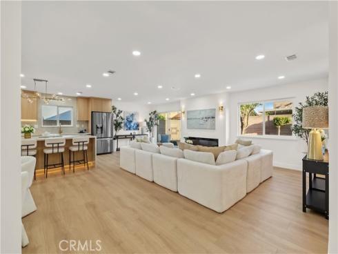 10276 Falcon , Fountain Valley, CA
