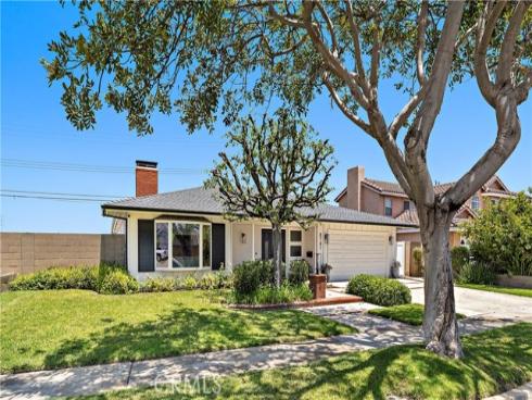 8741 La Roca Avenue, Fountain Valley, CA