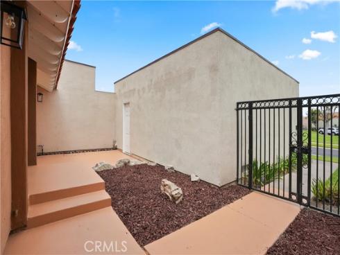 17735 Los Jardines , Fountain Valley, CA