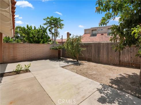 17735 Los Jardines , Fountain Valley, CA