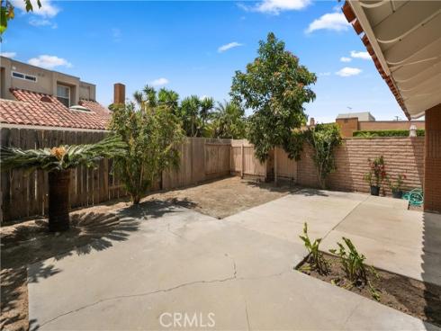 17735 Los Jardines , Fountain Valley, CA