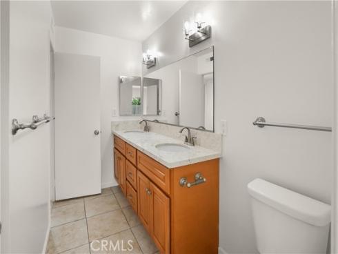 17735 Los Jardines , Fountain Valley, CA