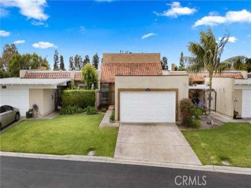 17735 Los Jardines , Fountain Valley, CA