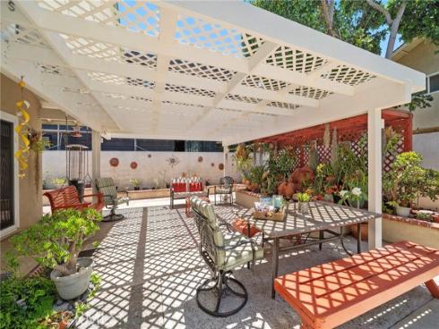 17527 Briarwood Street, Fountain Valley, CA
