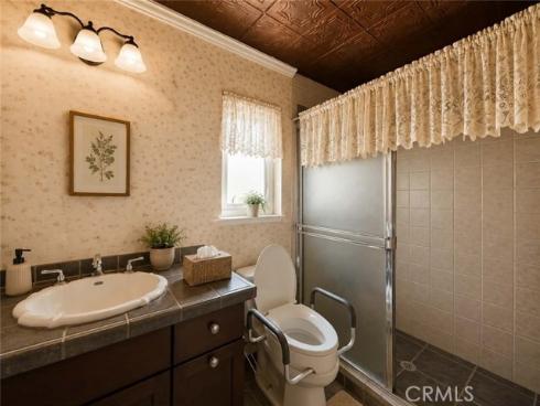 17110 Los Robles , Fountain Valley, CA
