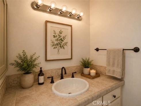 17110 Los Robles , Fountain Valley, CA