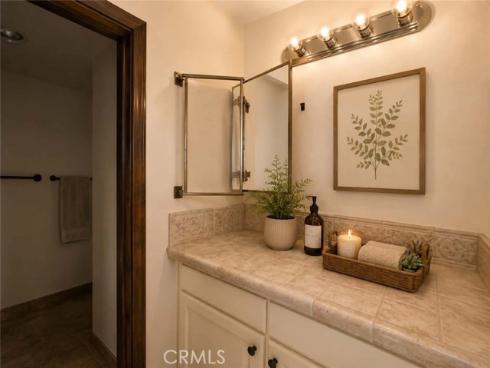 17110 Los Robles , Fountain Valley, CA