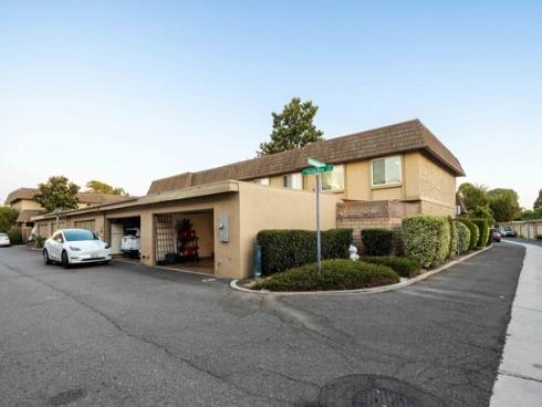 10382 Truckee River Court, Fountain Valley, CA