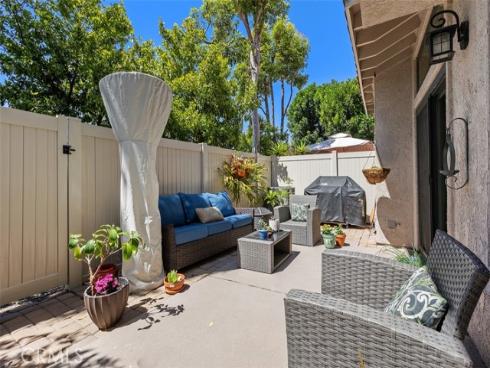18261 Sanmian Court, Fountain Valley, CA