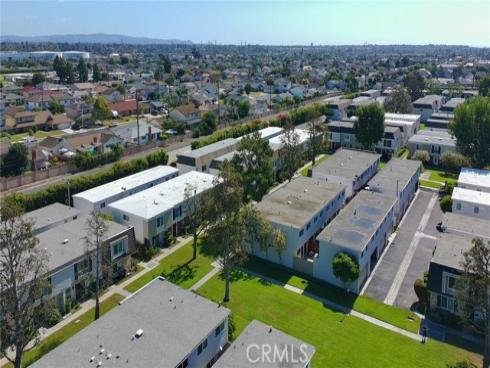 10067 Los Coyotes Court, Fountain Valley, CA