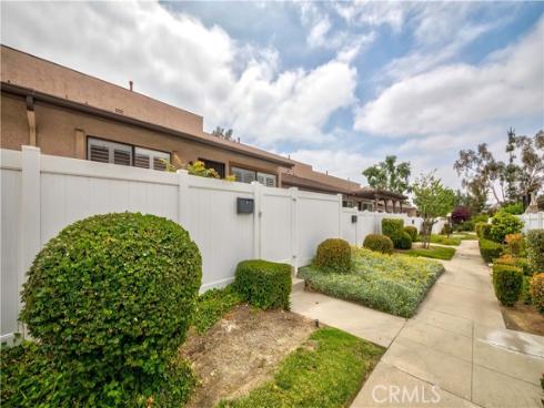 2242  Loma Alta  19  Drive, Fullerton, CA