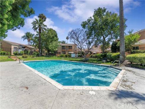 2945  Pembroke  51  Court, Fullerton, CA