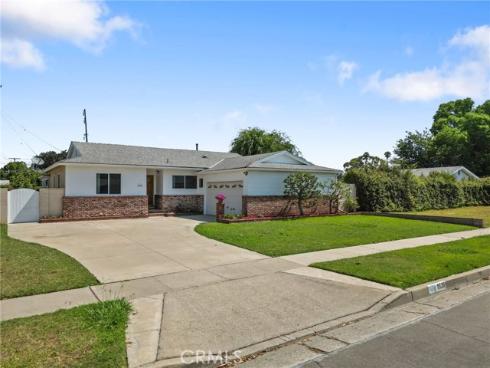 1525 W Woodcrest   Avenue, Fullerton, CA