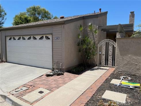 3205  Kingswood   Court, Fullerton, CA