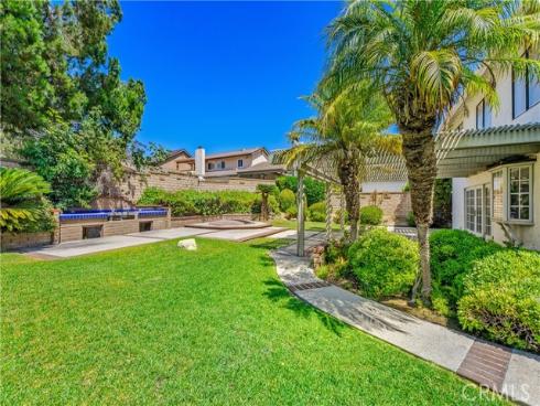 2557  Crown   Way, Fullerton, CA