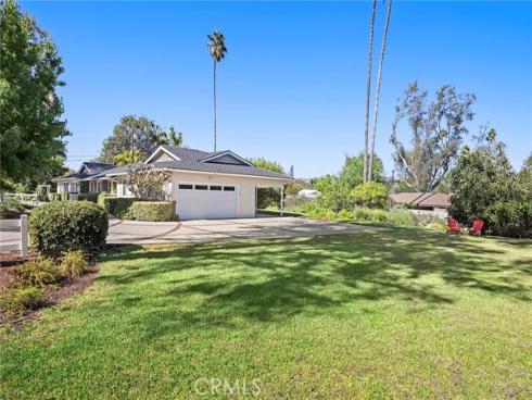 281  Altura   Drive, Fullerton, CA