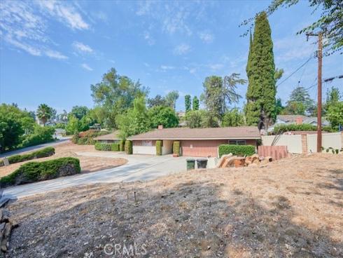 3209  Lakeknoll   Drive, Fullerton, CA