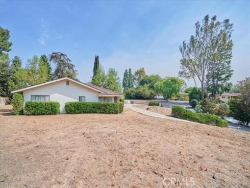 3209  Lakeknoll   Drive, Fullerton, CA