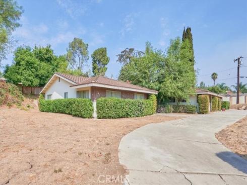 3209  Lakeknoll   Drive, Fullerton, CA