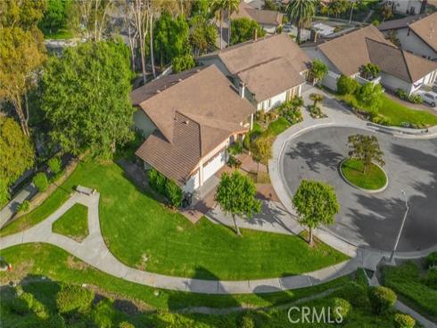 2218  Oakridge Ct  , Fullerton, CA