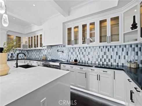 211 W Las Palmas Dr , Fullerton, CA