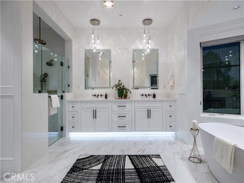 211 W Las Palmas Dr , Fullerton, CA