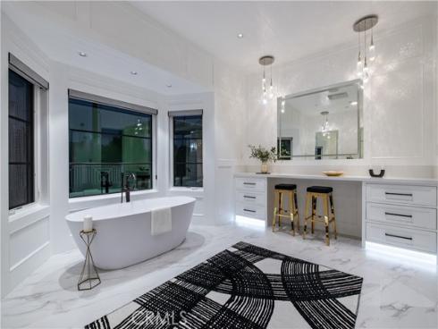 211 W Las Palmas Dr , Fullerton, CA