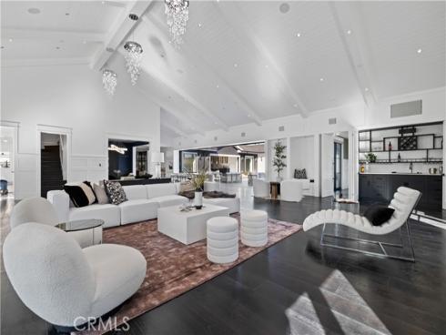 211 W Las Palmas Dr , Fullerton, CA